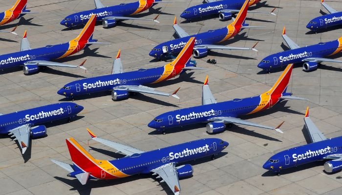 Southwest Airlines, Air Travel, Airline Comparison, Travel Tips, Rapid Rewards, Flight Policies, Cheap Airline