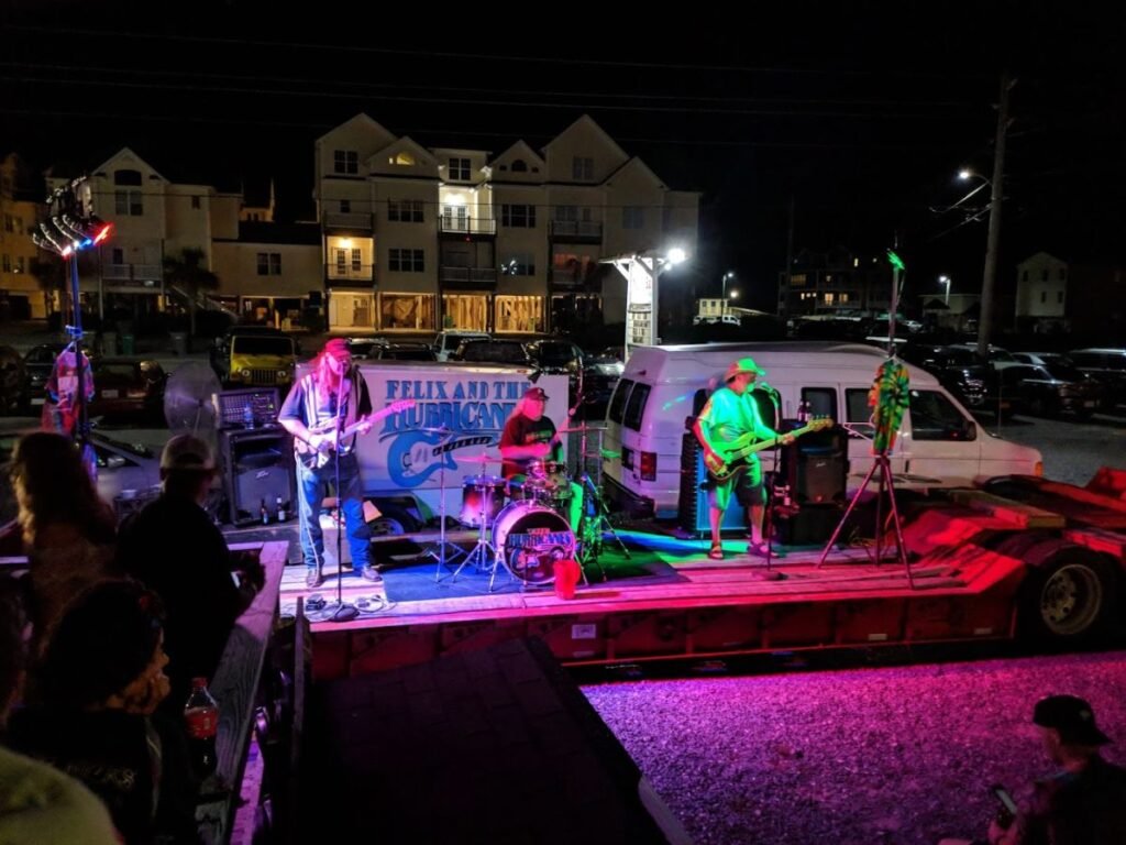 Trailer Bar, Surf City, NC - Things to do around Topsail Island